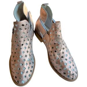 NWOT Anthropologie Musse & Cloud Metallic Rose Gold leather booties, size 37